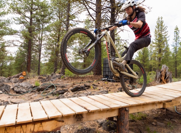 how to ride a manual mtb